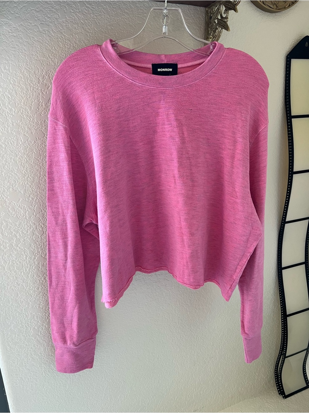 Monrow Heathered Pink Raw-Hem Cropped Sweatshirt